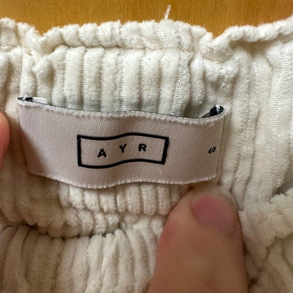 *SOLD* AYR women’s corduroy staycation shorts. Size small - Picture 7 of 9